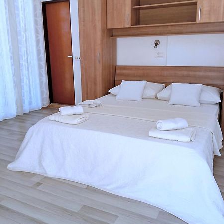 Guesthouse Cecilia 2 Malinska Luaran gambar