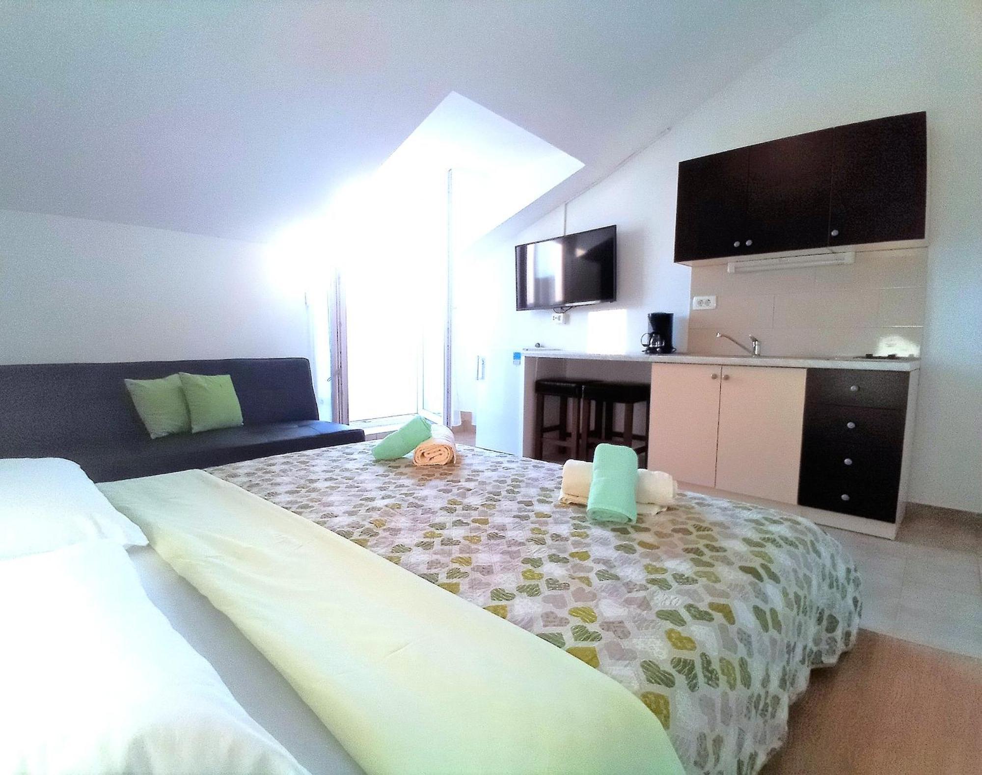 Guesthouse Cecilia 2 Malinska Luaran gambar