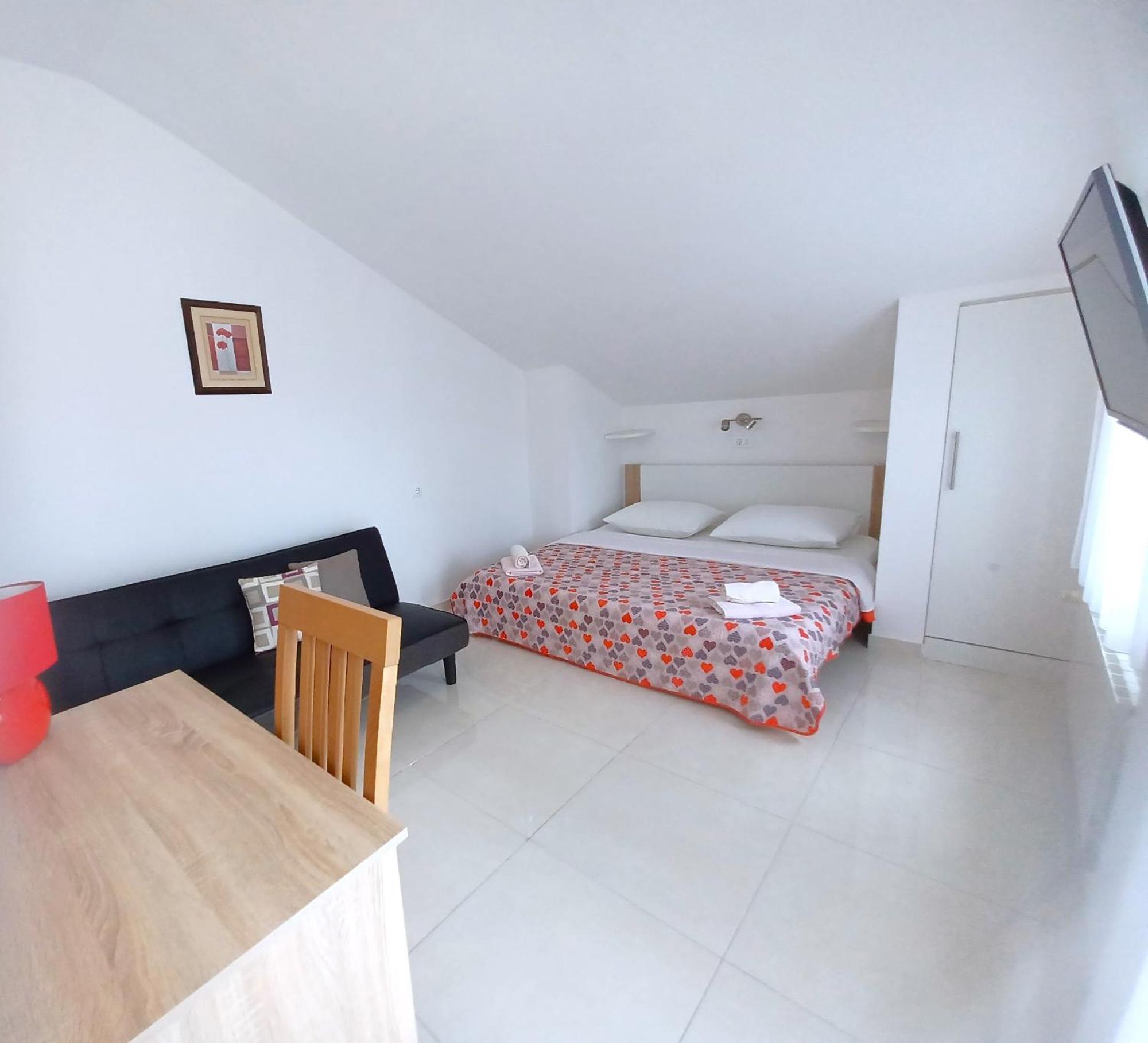 Guesthouse Cecilia 2 Malinska Luaran gambar