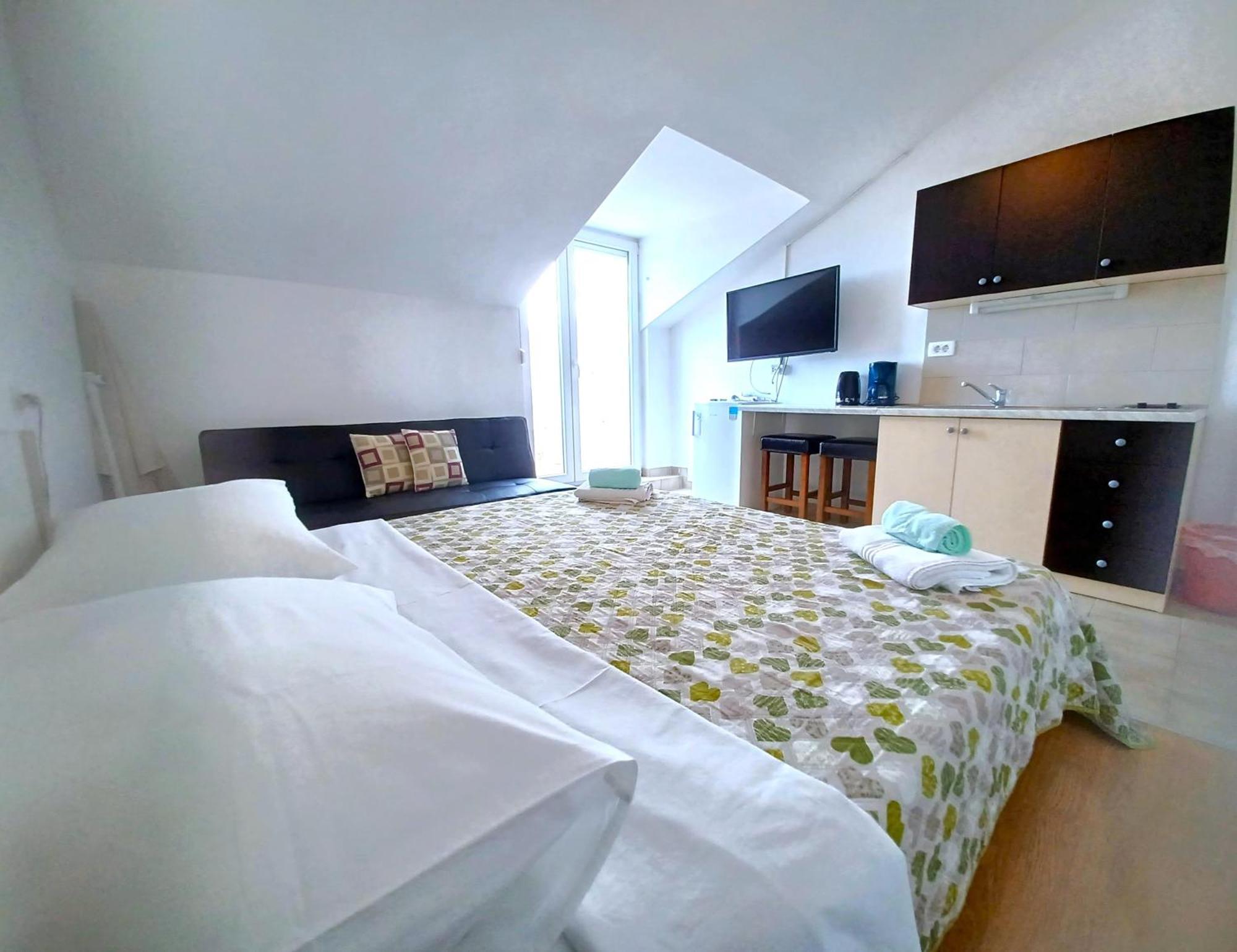 Guesthouse Cecilia 2 Malinska Luaran gambar